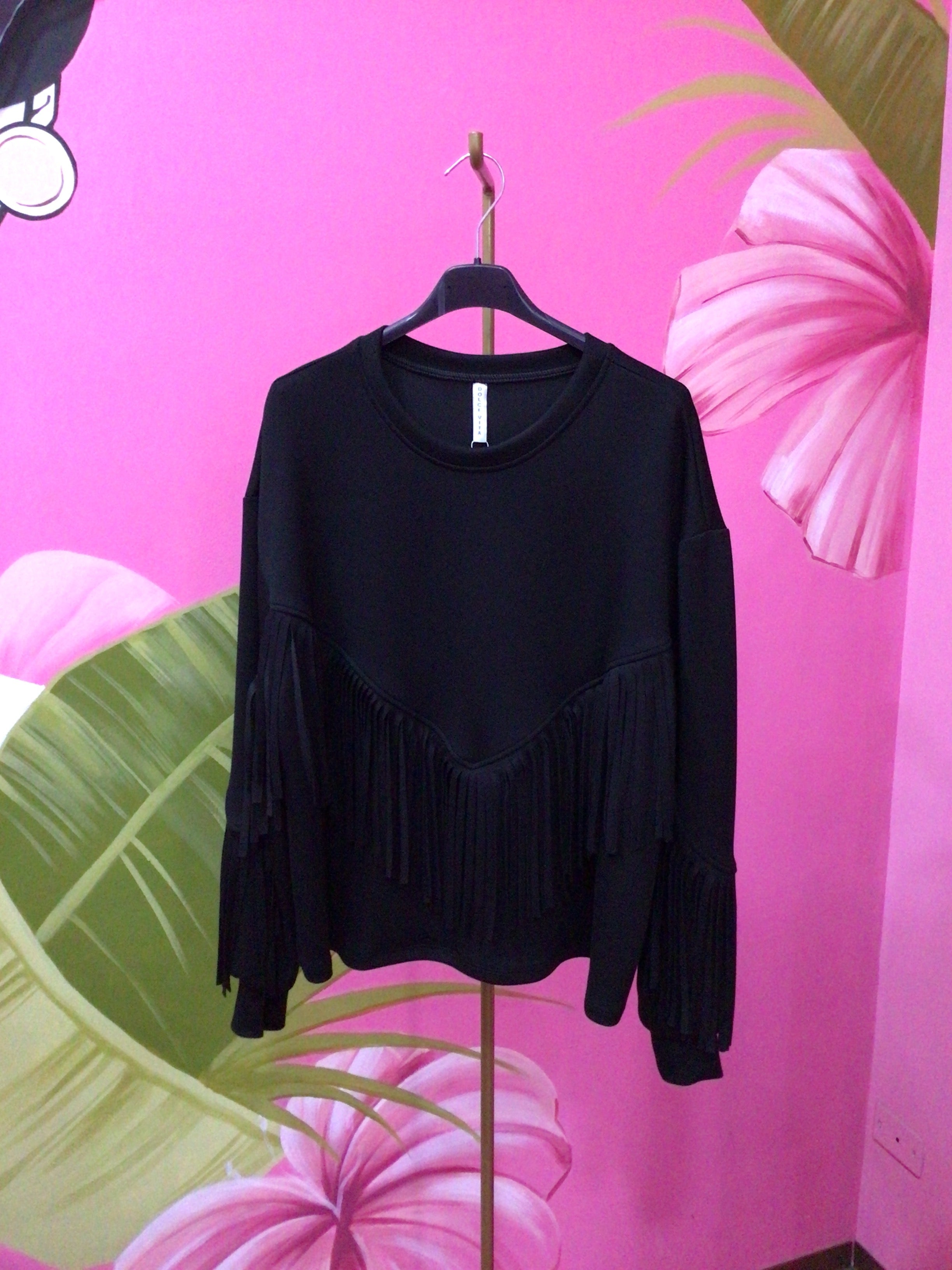 Felpa nera con frange