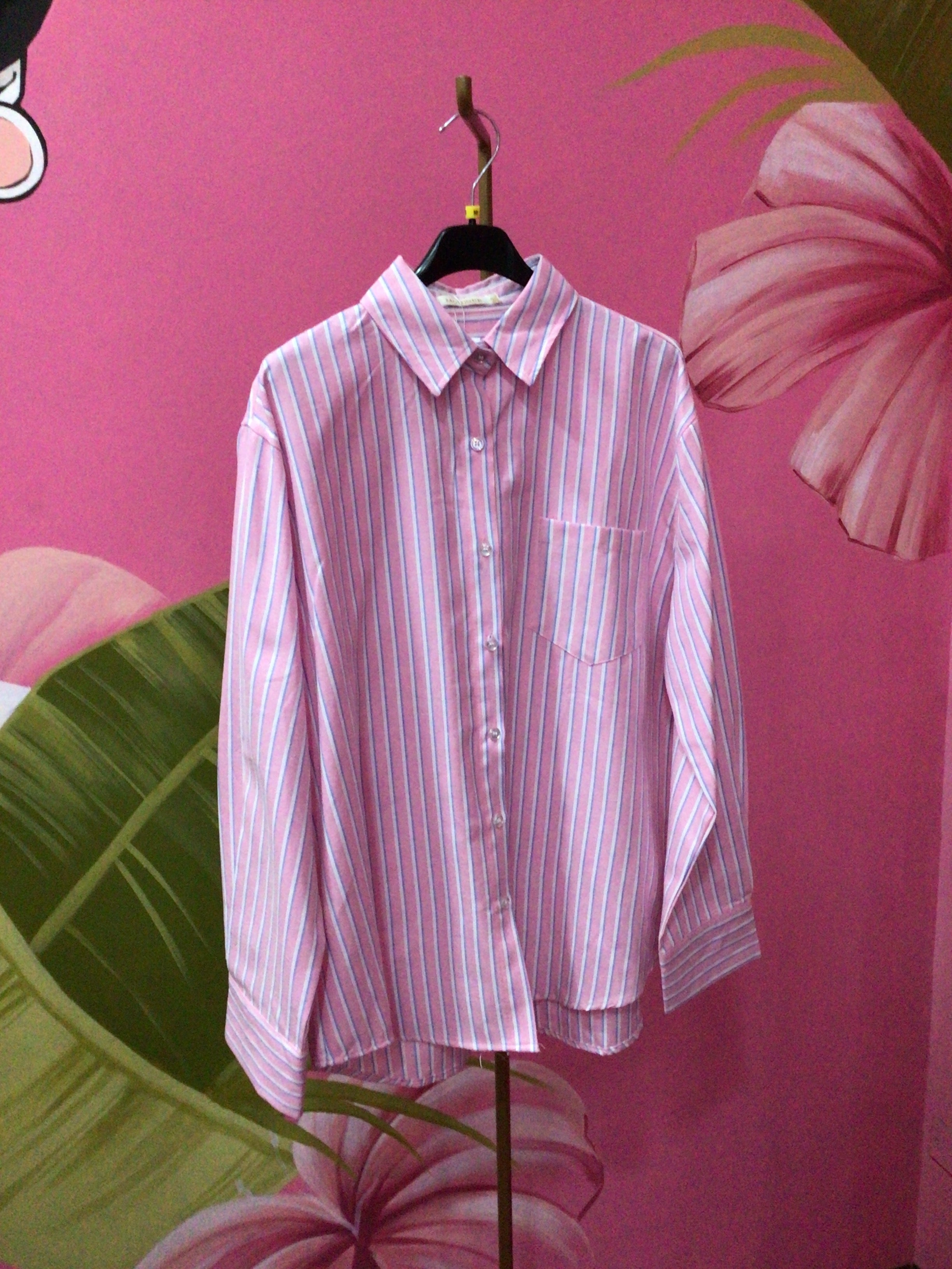Camicia rosa a righe